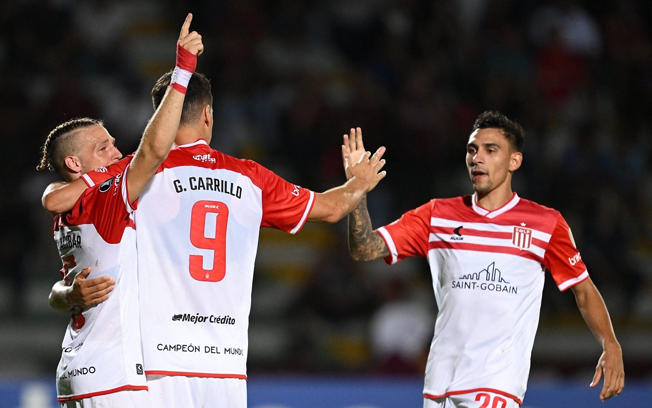 Estudiantes fez a maior janela de contratações do futebol argentino nesse ano