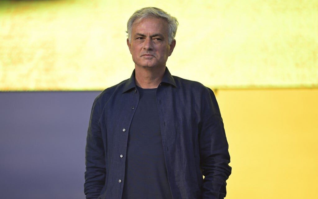 José Mourinho esteve na mira da Seleção Brasileira (Foto: Yasin Akgul/AFP)