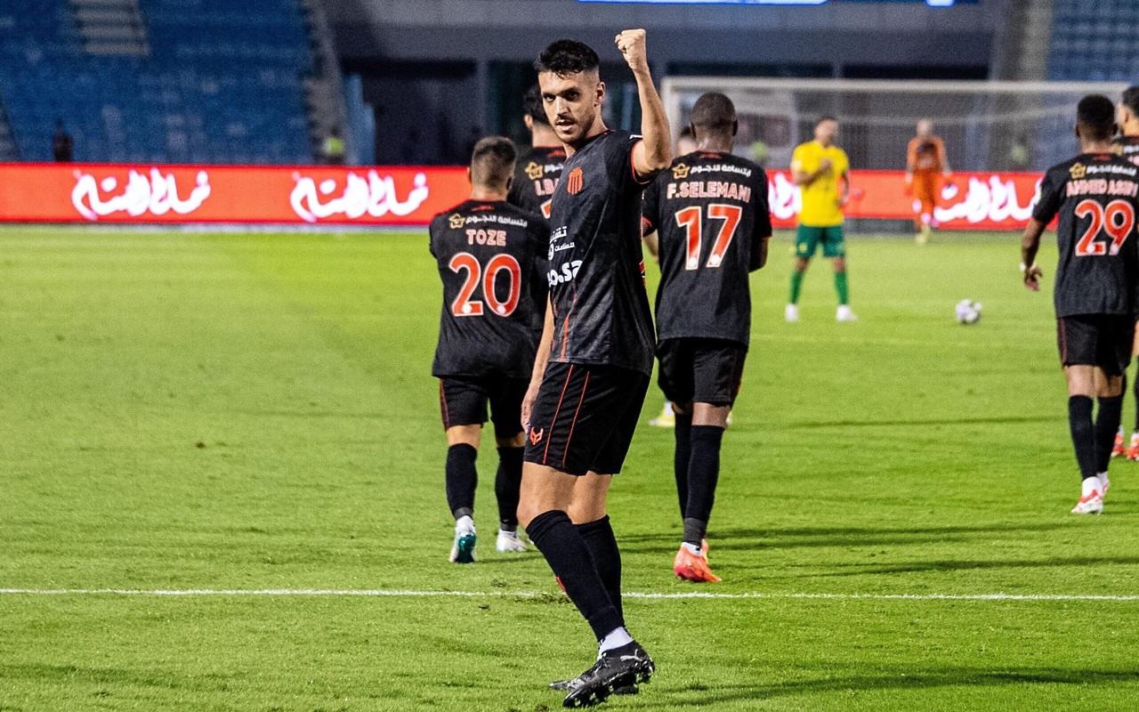 Lucas Kal, do Al-Riyadh (Foto: Reprodução)