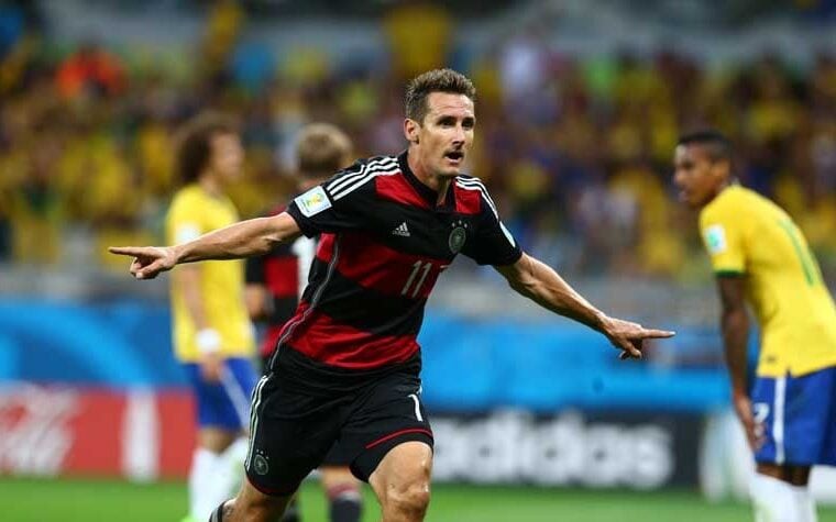 Miroslav Klose comemora um dos sete gols da Alemanha (Foto: Cleber Mendes/Lancepress!)