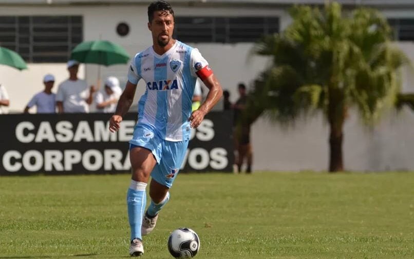 Dirceu foi capitão e atuou em 150 jogos pelo Londrina. Foto: Gustavo Oliveira/LEC