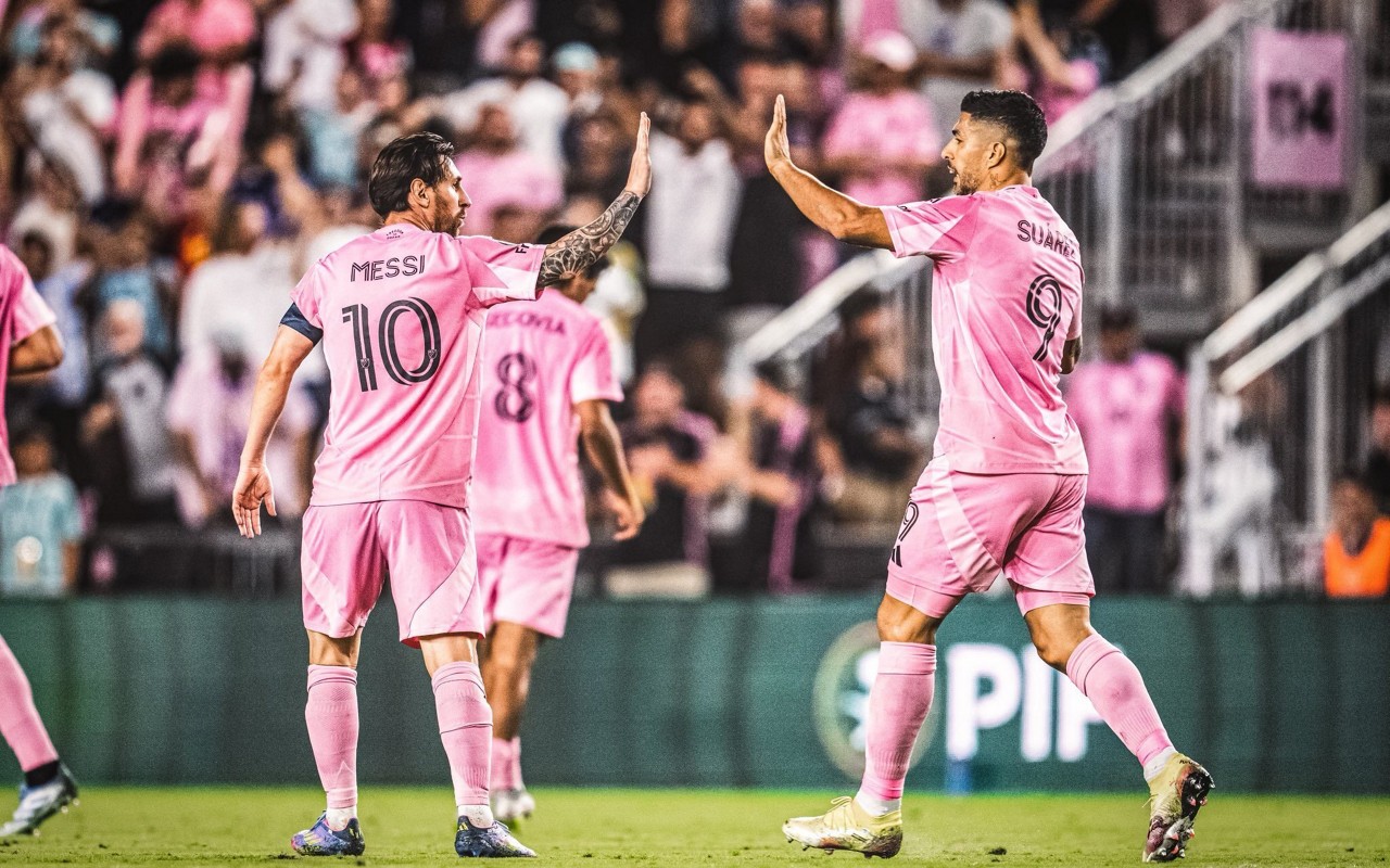 Messi e Luis Suárez comemorando gol pelo Inter Miami (Foto: Reprodução/Inter Miami)