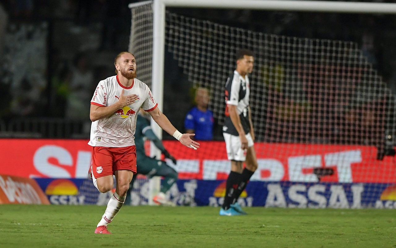 Isidro PItta comemora seu gol contra o Vasco