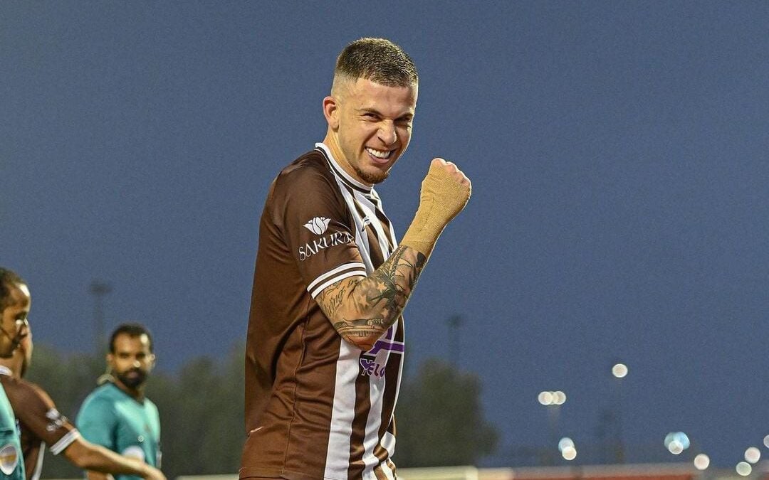 Jobson joga pelo Al-Jabalain (Divulgação / Al-Jabalain)