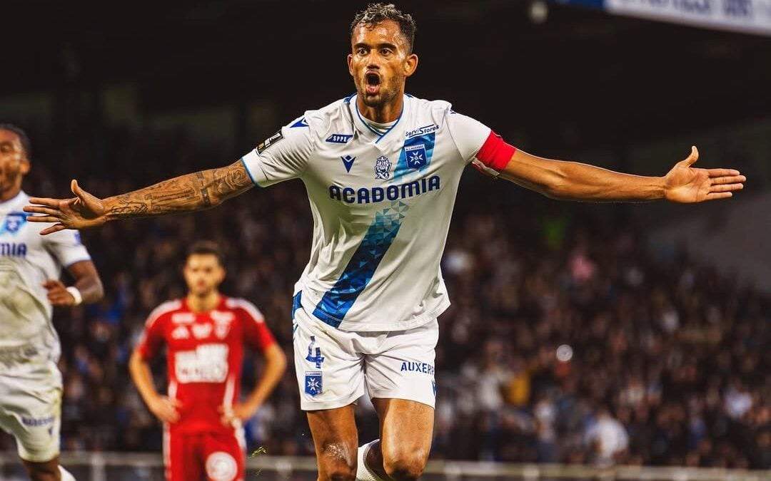 Jubal é um dos destaques da Ligue 1 (Foto: Divulgação/Auxerre)