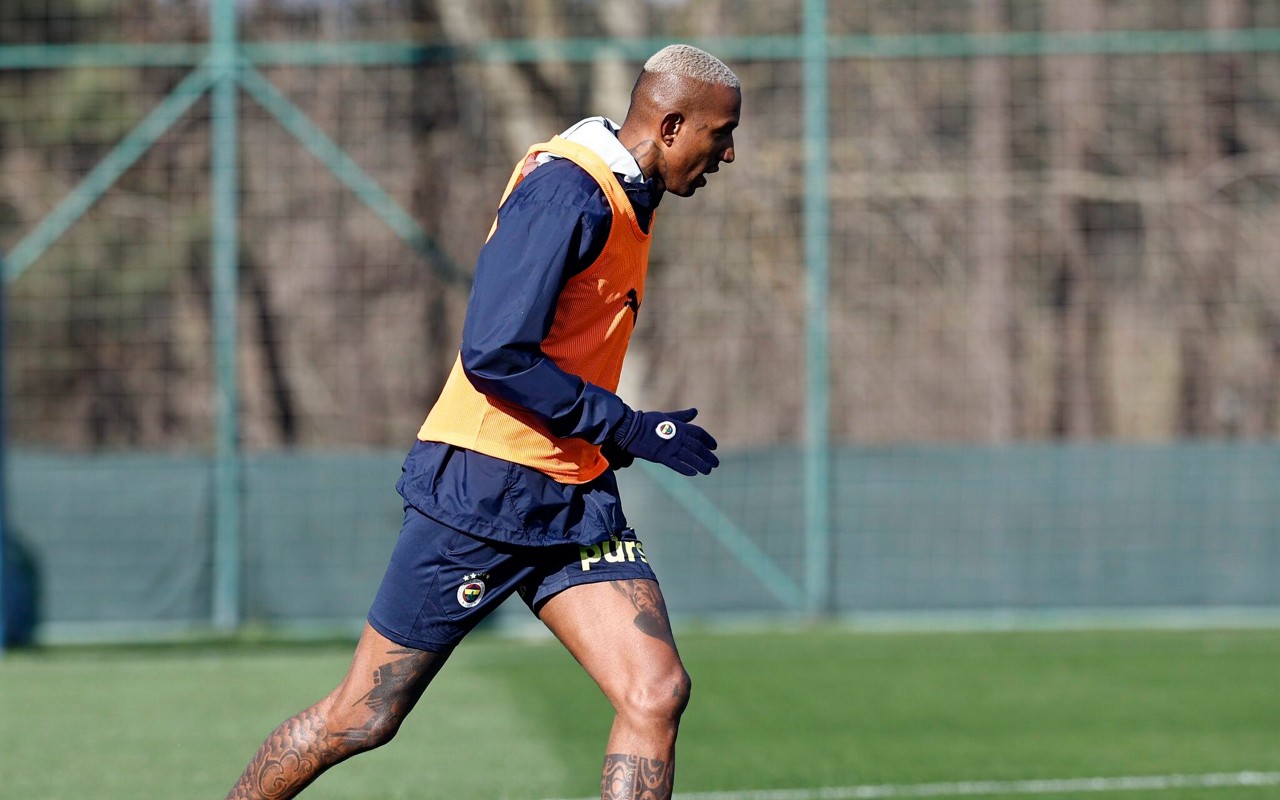 Talisca, ex-Bahia, em treino do Fenerbahçe. Foto: Divulgação/Fenerbahçe