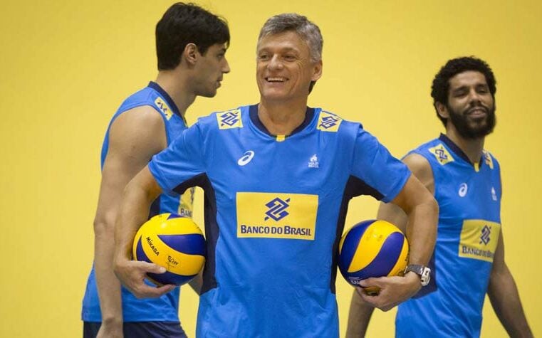 Renan saiu do hospital (Marcio Rodrigues/MPIX/CBV)