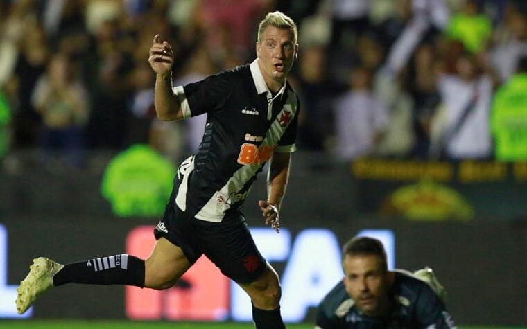 Maxi López comemora gol pelo Vasco em passagem entre 2018 e 2019 (Foto: Marcelo de Jesus/Raw Image/Lancepress!)