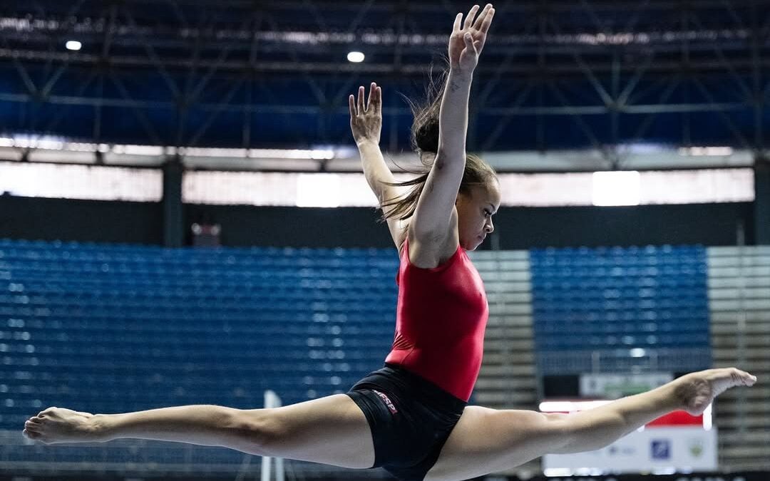 Thaís Fidélis retornou com bronze no Troféu Brasil (Foto: Reprodução)