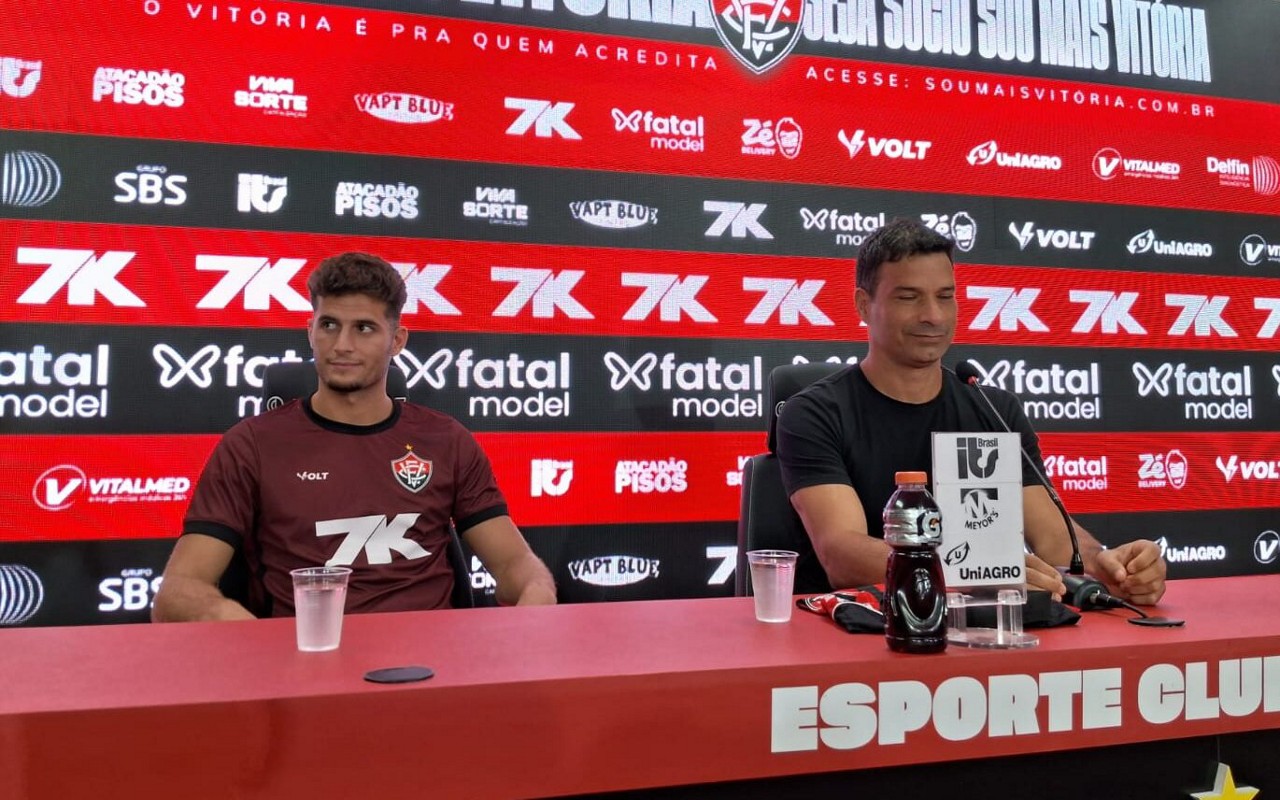 Gustavo Vieira e Rúben Rodrigues em coletiva no Barradão (Foto: Rafael do Carmo / Lance!)