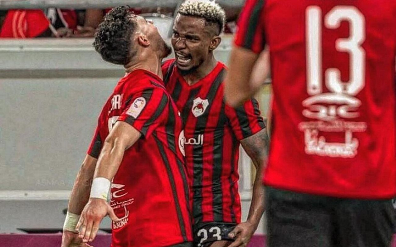 Vasco tem acerto encaminhado com Thiago Mendes (Foto: Reprodução/Instagram: @thiagomendes)