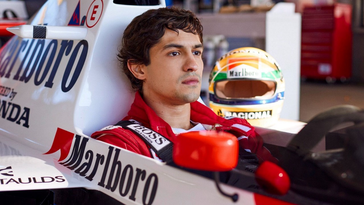 Gabriel Leone interpreta Senna na série da Netflix