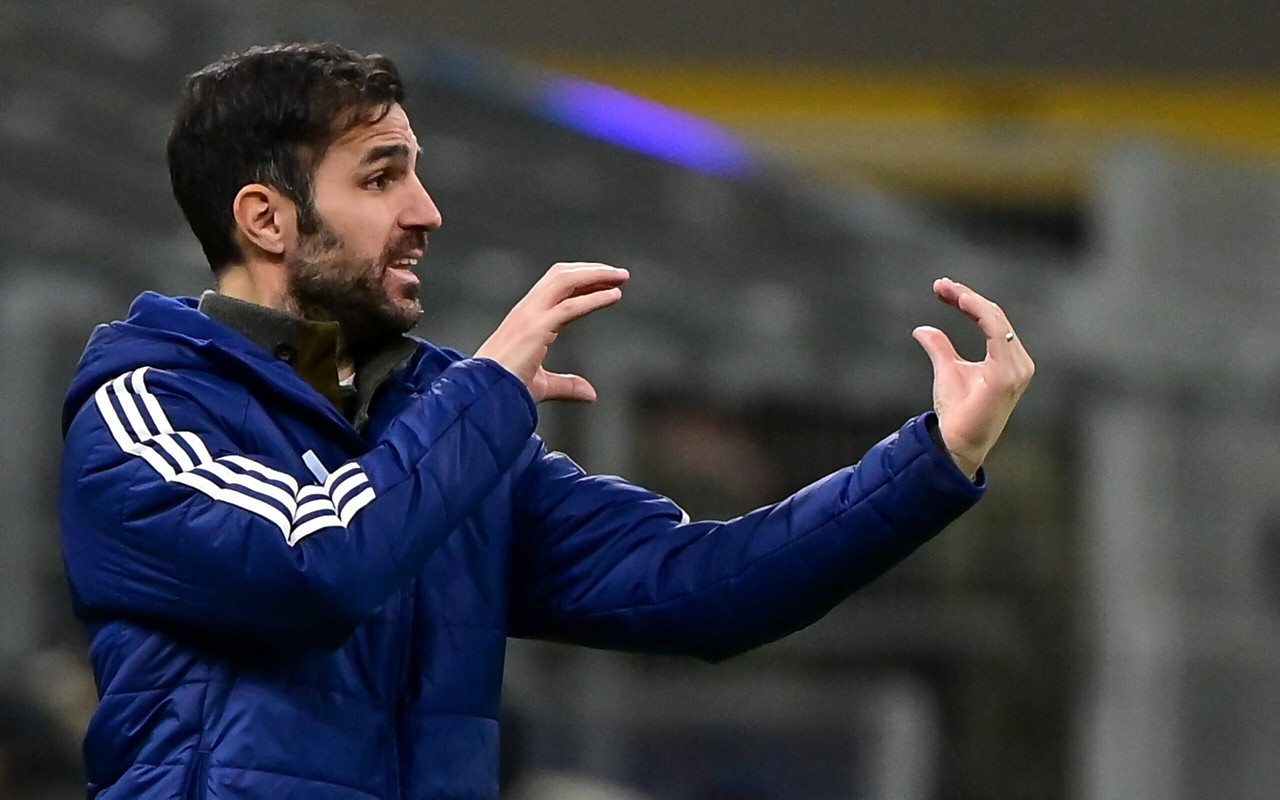 Cesc Fàbregas, treinador do Como (Créditos: Piero Cruciatti / AFP)