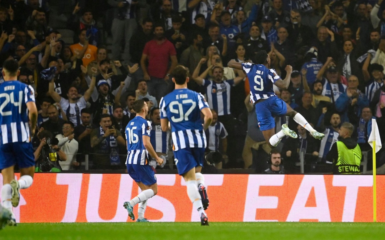 Porto visita Farense em jogo válido pela 22ª rodada do Campeonato Português (Foto: Miguel Riopa/AFP)