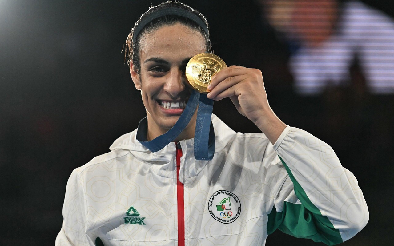Imane Khelif no lugar mais alto do pódio nas olimpíadas de Paris