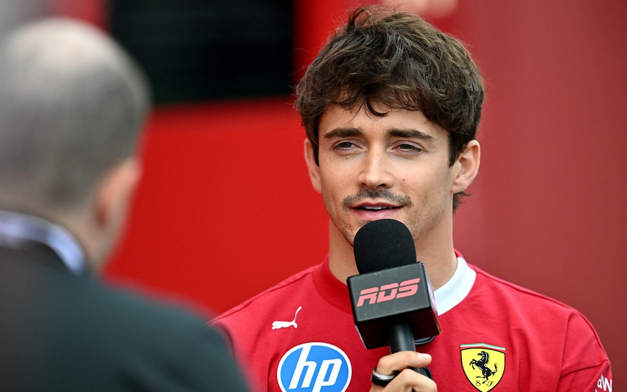 Charles Leclerc bateu no Treino Livre 1 (Foto: Minas Panagiotakis / AFP)
