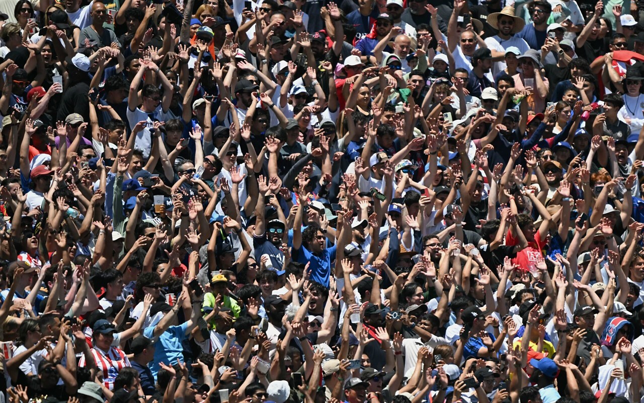 Torcedores do Atlético de Madrid na estreia da equipe no Mundial de Clubes (Foto: Yuri Cortez / AFP)