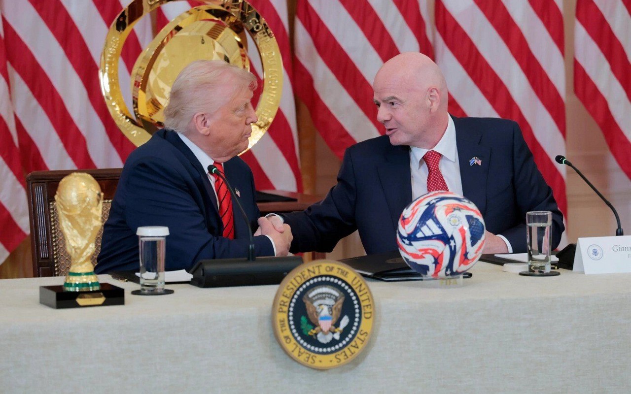 Donald Trump e Gianni Infantino se encontraram em reunião de força-tarefa para torneios nos Estados Unidos (Foto: Divulgação / FIfa)