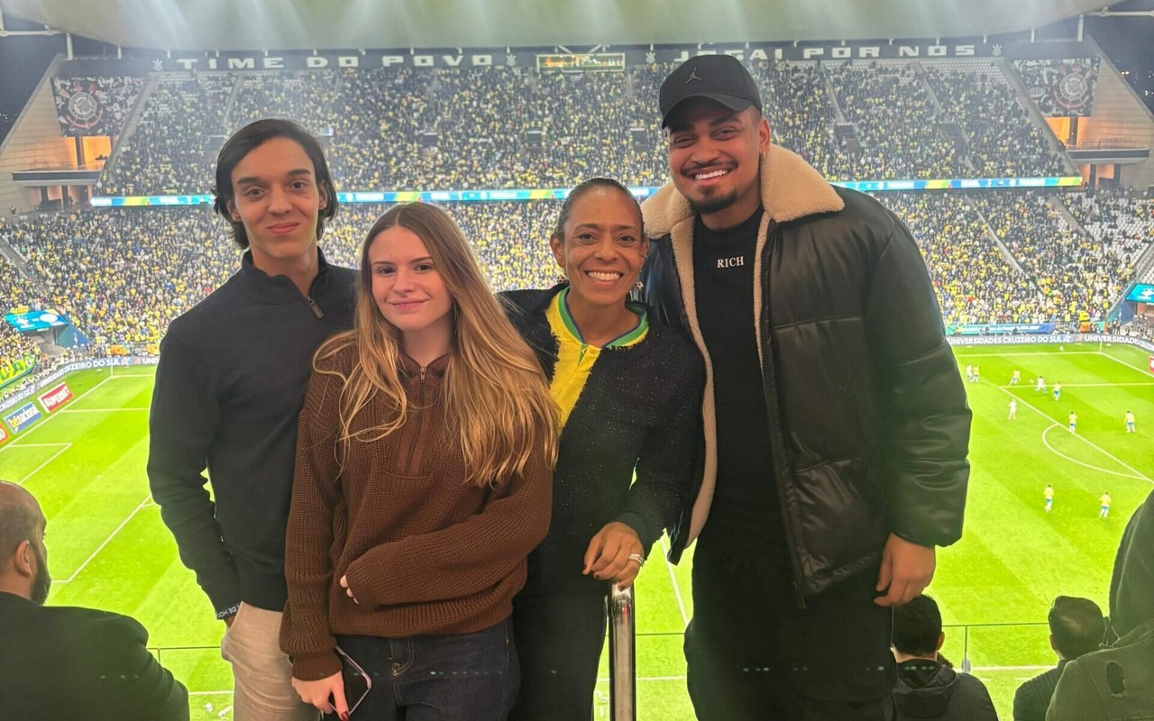Família de Pelé em jogo da Seleção Brasileira contra o Paraguai (Foto: Arquivo Pessoal)