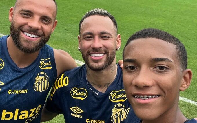Guilherme, Neymar e Robson Jr. em treino pelo Santos (Reprodução/Instagram)
