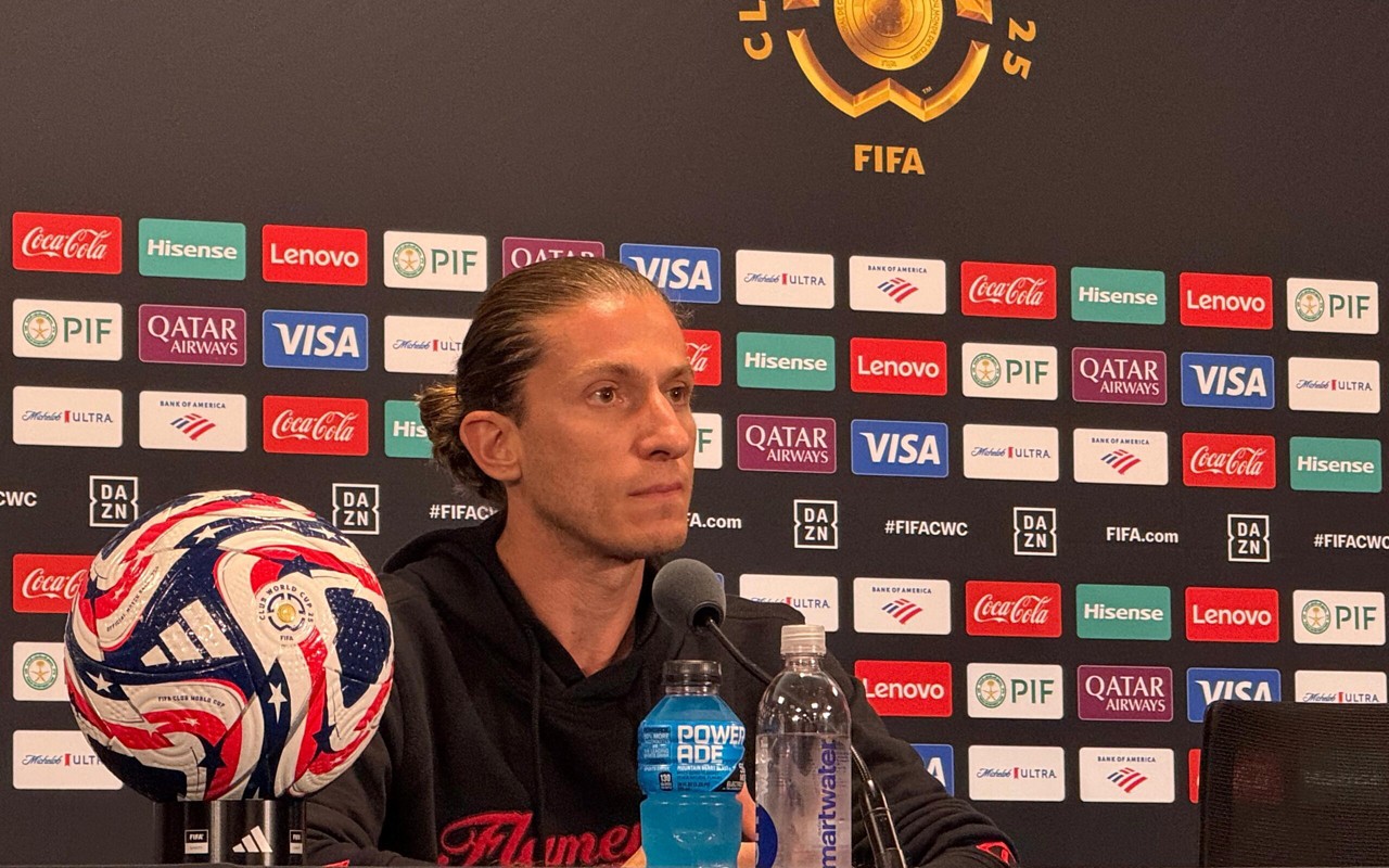 Técnico do Flamengo, Filipe Luís concede entrevista coletiva antes de duelo com o Bayern, no Mundial de Clubes (Foto: Lucas Bayer / Lance!)