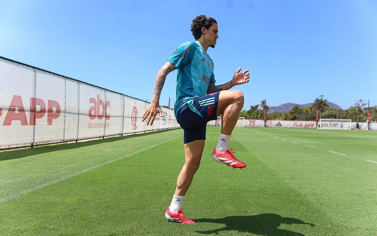 Pedro durante treino do Flamengo (Foto: Gilvan de Souza/Flamengo)