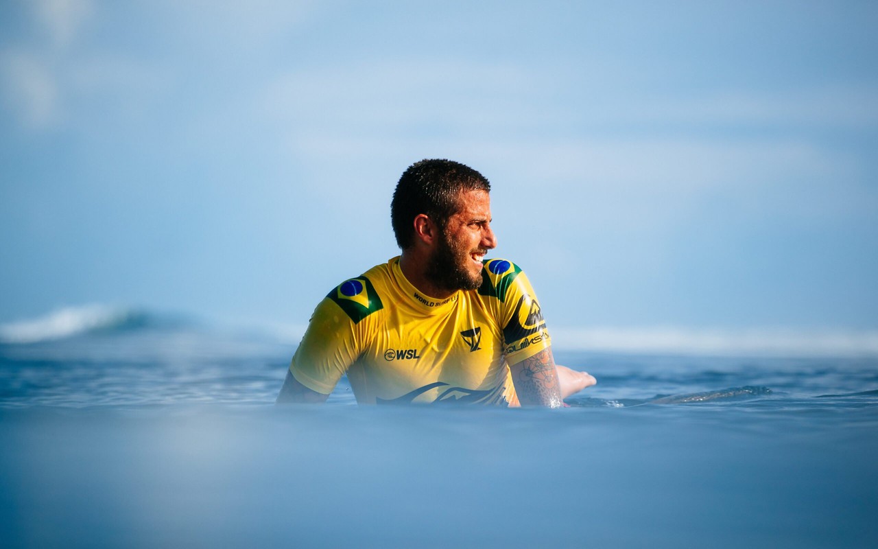 Filipe Toledo fará sua estreia na temporada 2025 da WSL na etapad e Pipeline, no Havaí (Foto: WSL)