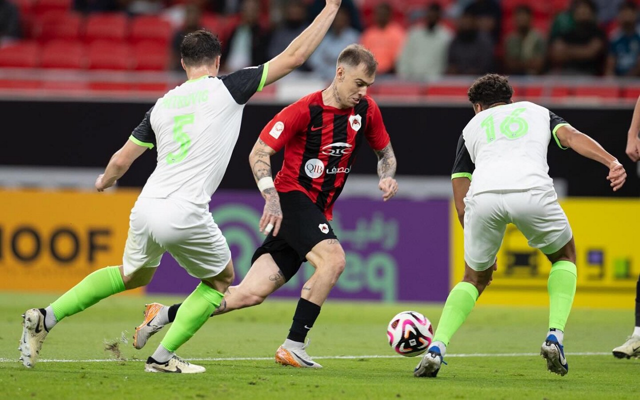 Róger Guedes em partida pelo Al-Rayyan (Foto: Reprodução/Al-Rayyan)