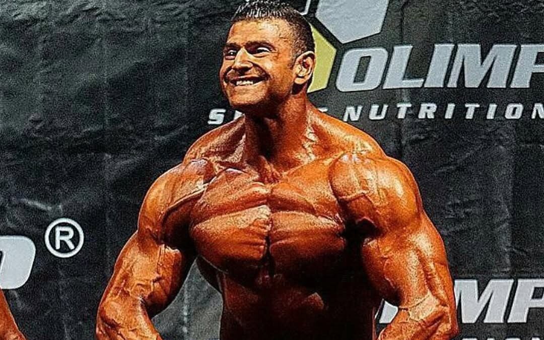 Vittorio Pirbazari em competição de fisiculturismo (Foto: Reprodução/Instagram)