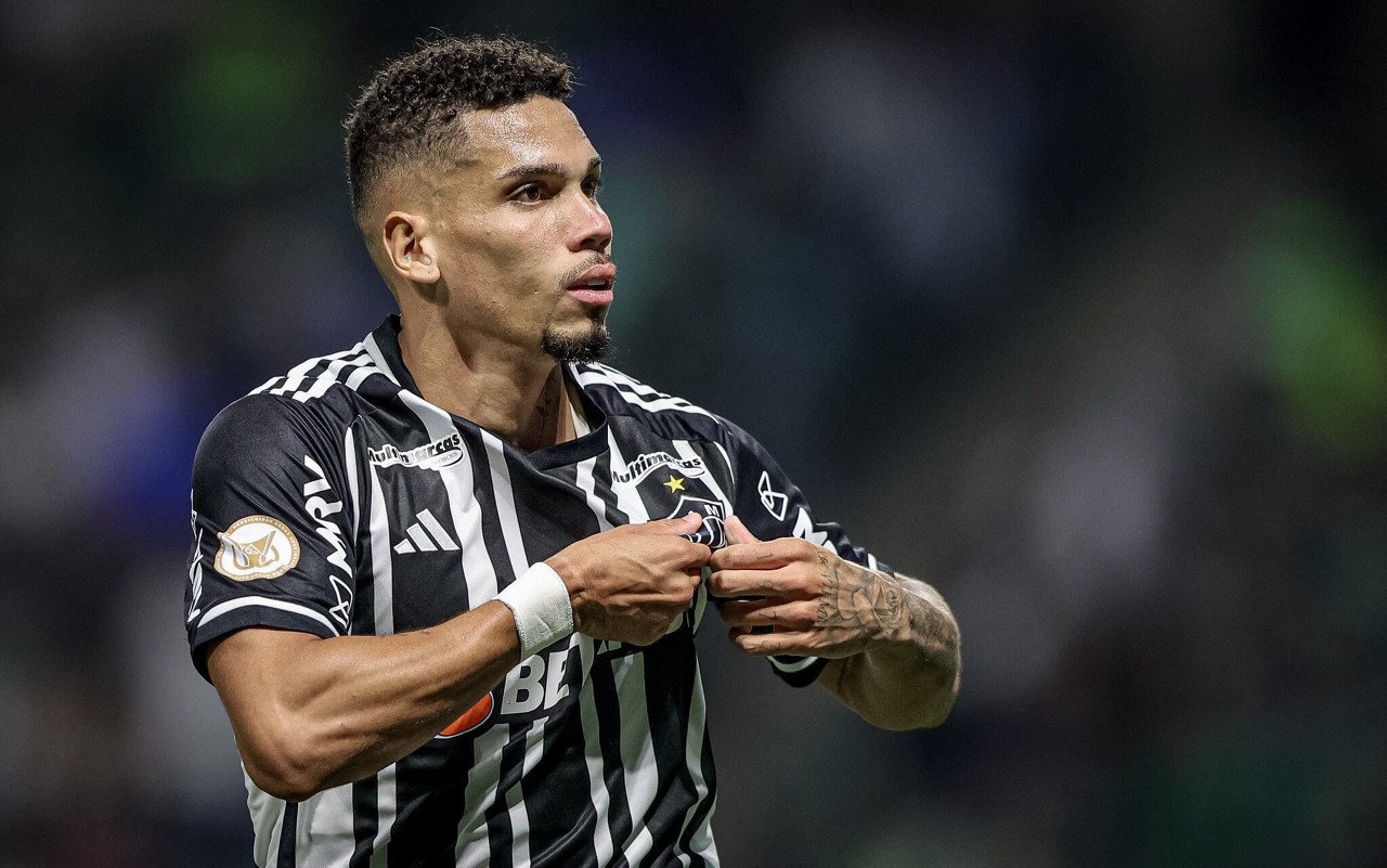 Com grande atuação de Paulinho, o Atlético-MG vence o Flamengo por 3 a 0 no Maracanã, em jogo decisivo pelo Brasileirão 2023, e entra de vez na briga pelo título. (Foto: Divulgação/Atlético-MG)
