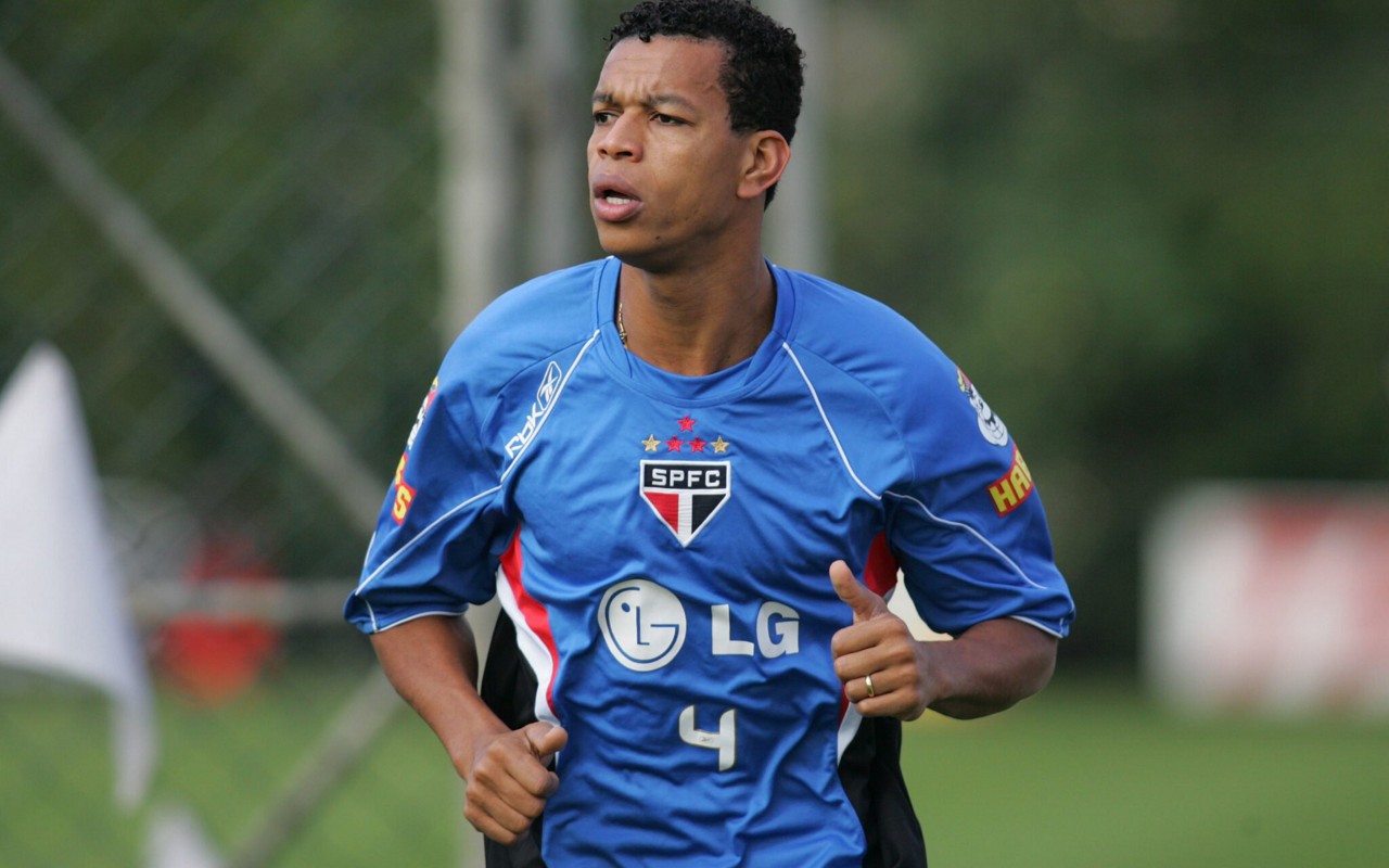 Edcarlos marcou e o São Paulo goleou o Flamengo por 6 a 1 em 2005 no estádio Luso-Brasileiro, no Rio. (Foto: São Paulo FC)