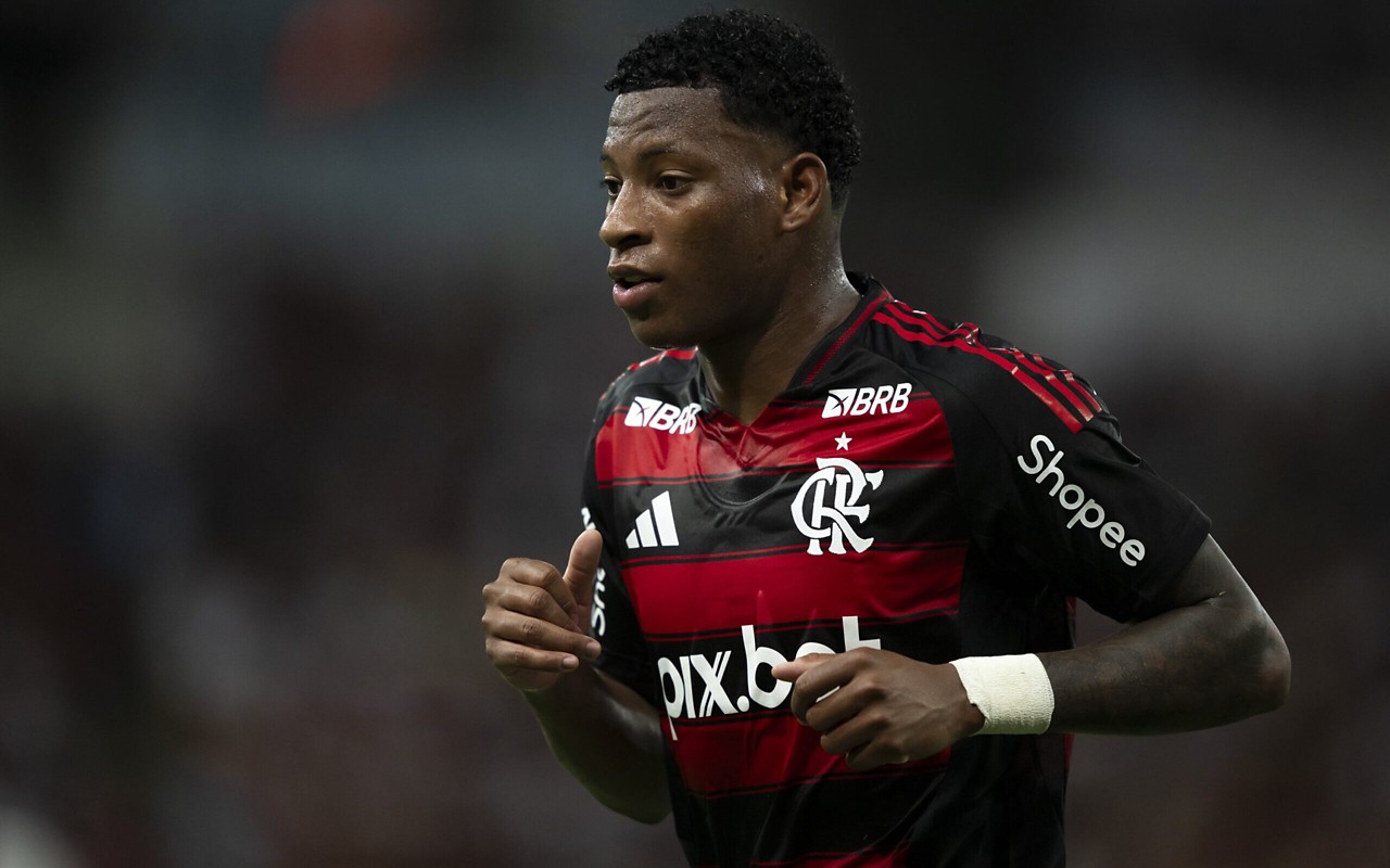 Gonzalo Plata em ação pelo Flamengo (Foto: Jorge Rodrigues/AGIF)