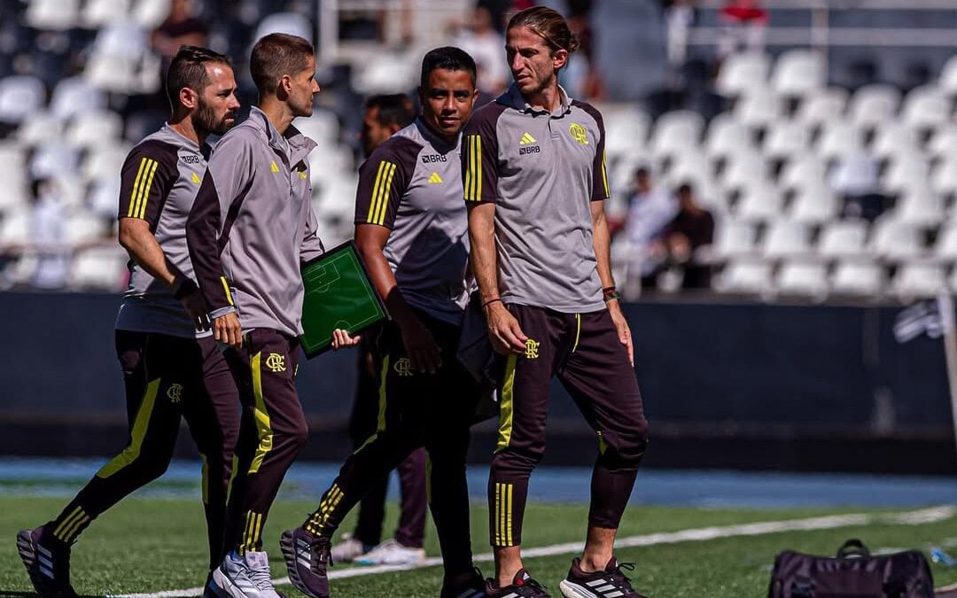 Comissão técnica de Filipe Luís no sub-17 do Flamengo (Foto: Reprodução / Instagram)