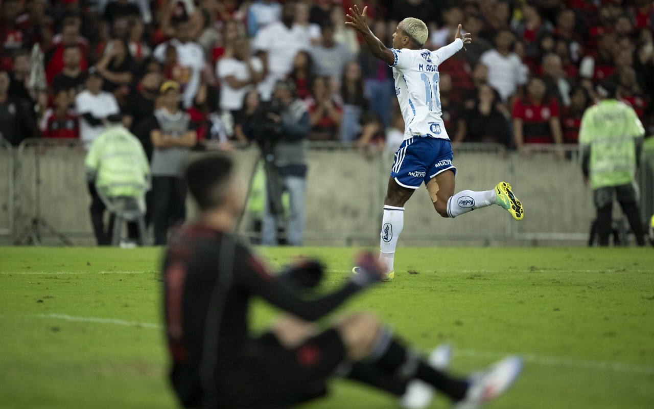 Matheus Pereira em jogo contra o Flamengo (Jorge Rodrigues/AGIF)