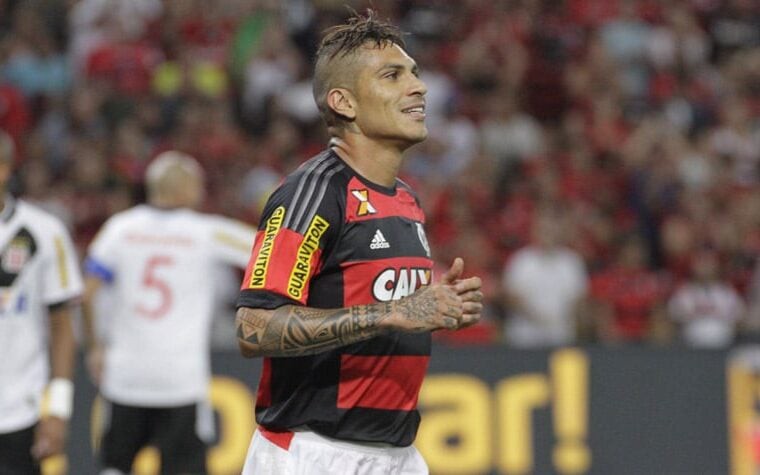 Paolo Guerrero em ação pelo Flamengo (Foto: Gilvan de Souza / Flamengo)