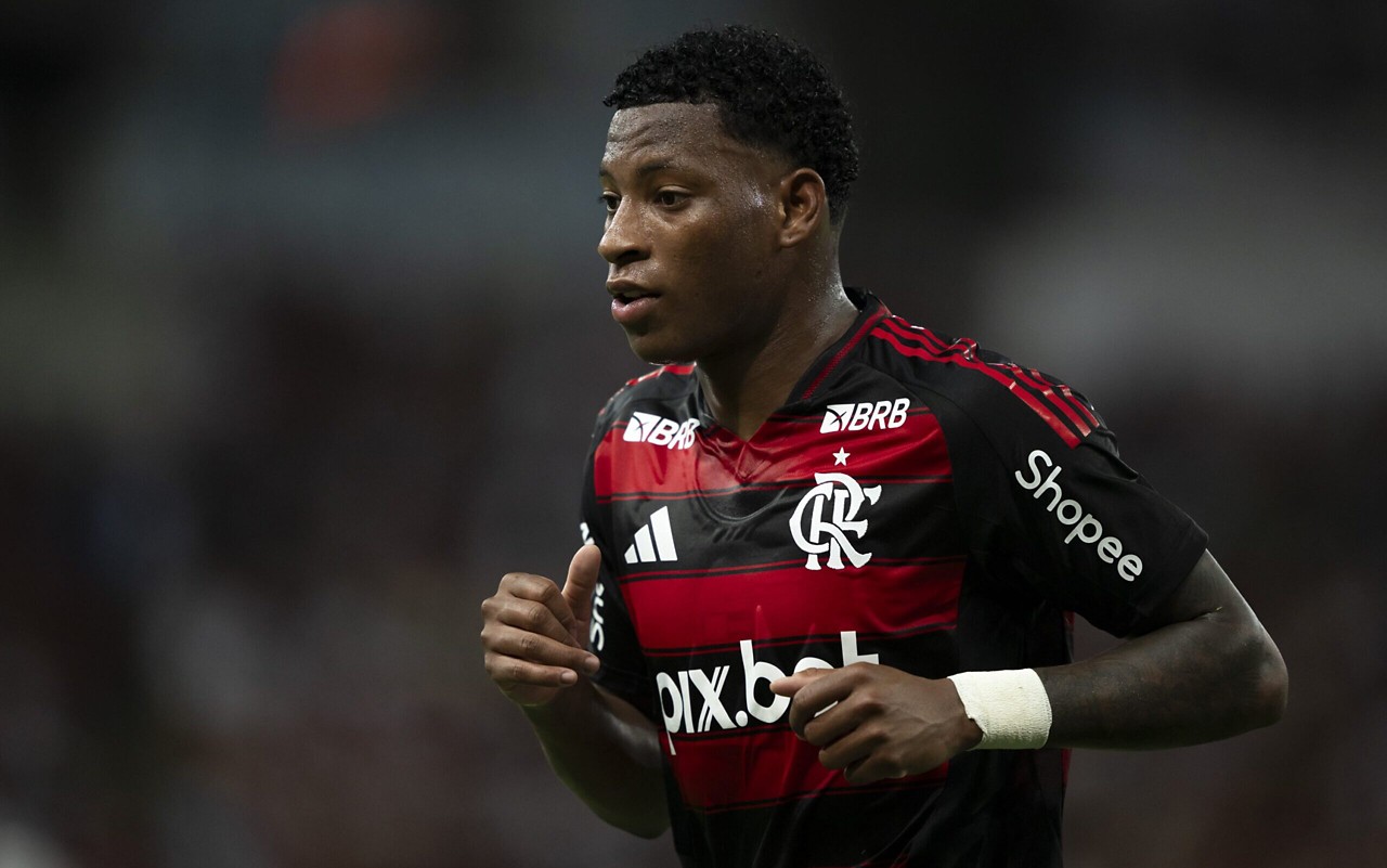 Gonzalo Plata em ação pelo Flamengo (Foto: Jorge Rodrigues/AGIF)