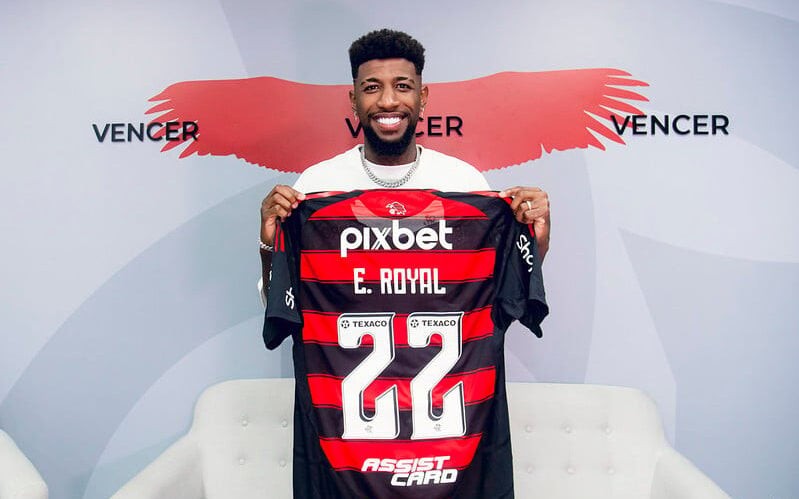 Emerson Royal com a camisa do Flamengo (Foto: Adriano Fontes/Flamengo)