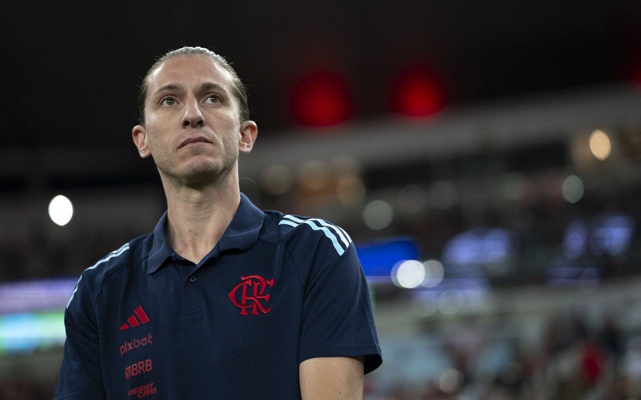 Filipe Luis, técnico do Flamengo, durante partida contra o Botafogo-PB no Maracanã pela Copa Do Brasil 2025 (Foto: Jorge Rodrigues/AGIF)