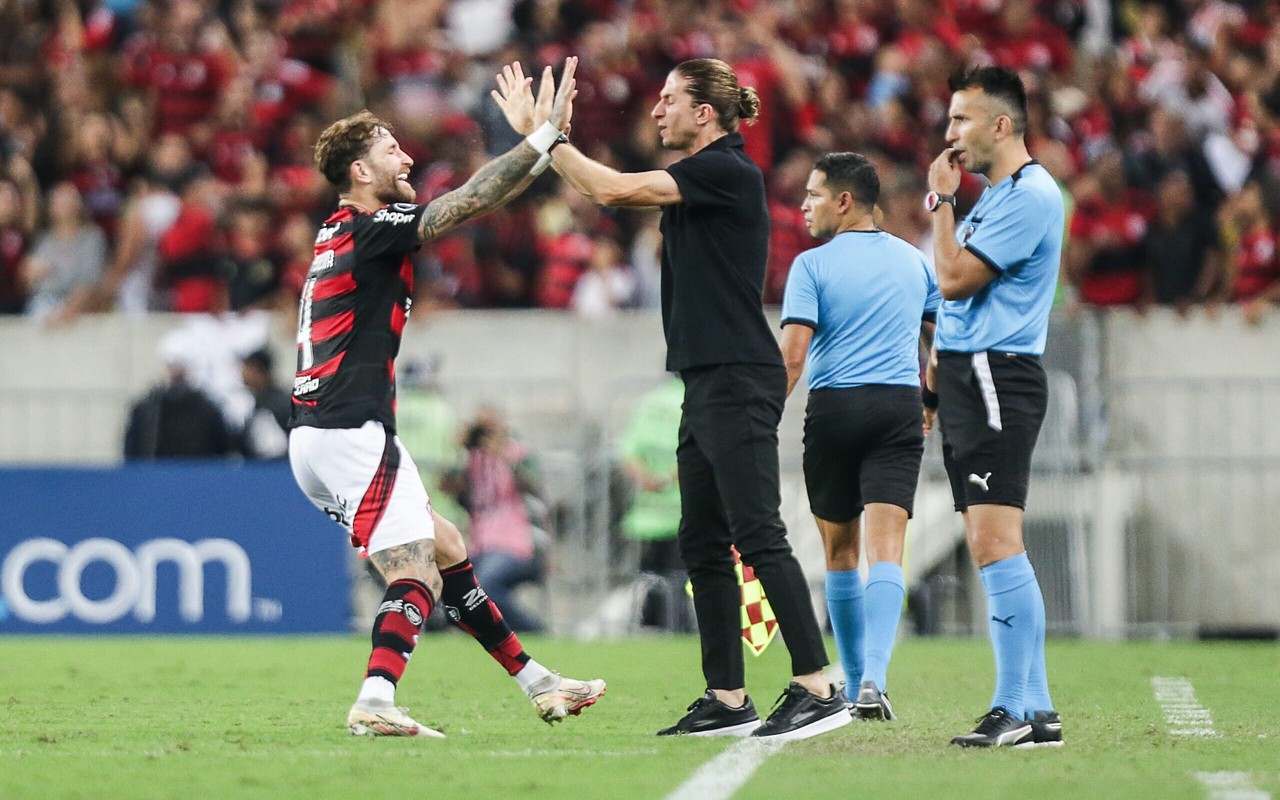 Léo Pereira comemora gol com Filipe Luís (Foto: Divulgação/Flamengo)