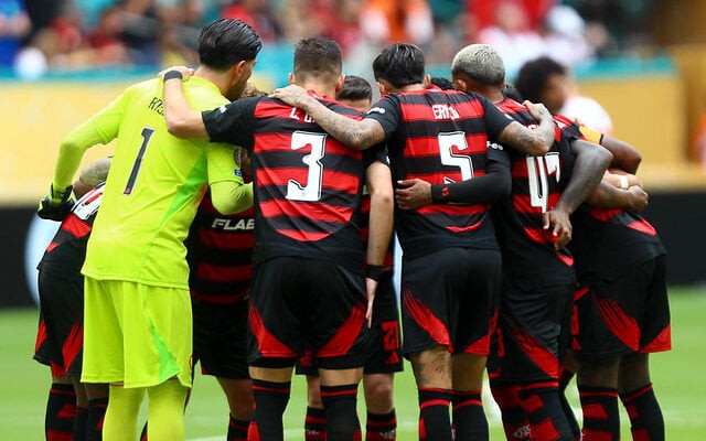Jogadores do Flamengo reunidos antes de partida contra o Bayern de Munique (Foto: Gilvan de Souza / CRF)