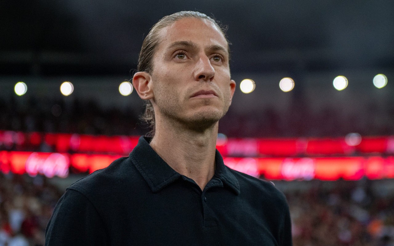 Filipe Luís, técnico do Flamengo (Foto: Thiago Ribeiro/AGIF)