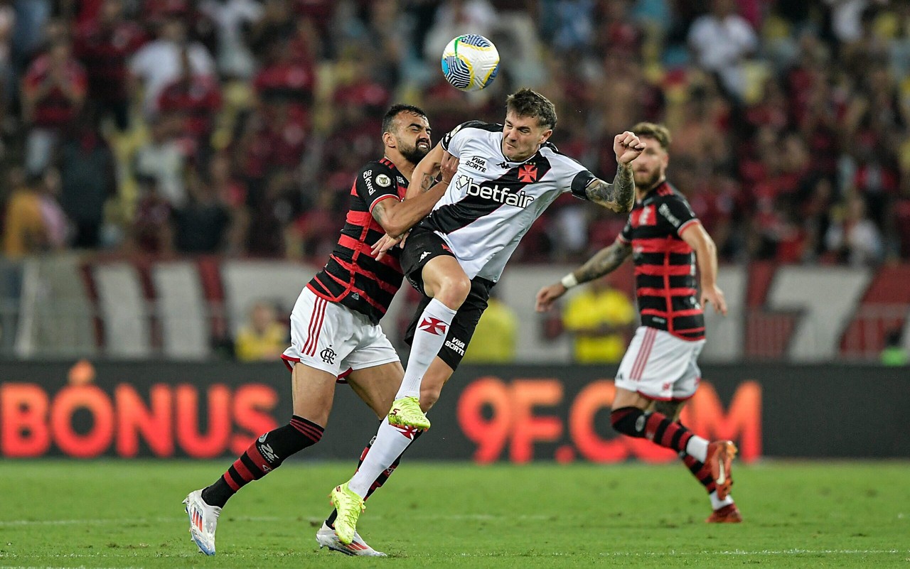 Flamengo e Vasco se enfrentam neste sábado (15) pelo Campeonato Carioca (Foto: Thiago Ribeiro/AGIF)