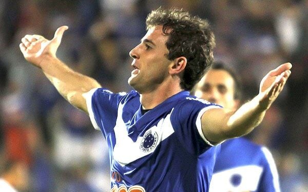 Montillo brilhou com a camisa do Cruzeiro (Foto: Gil Leonardi)