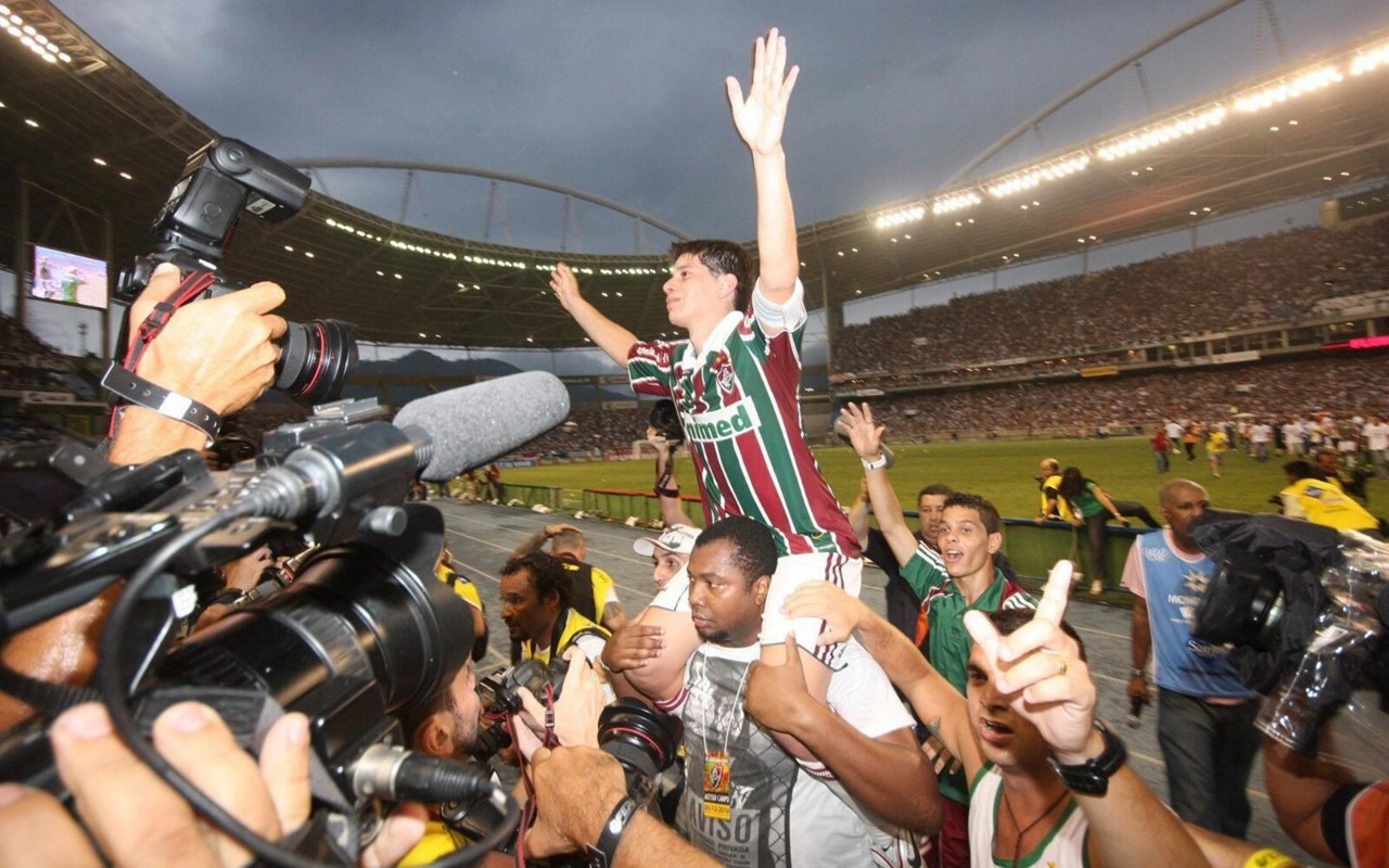 Conca comemora um de seus dois gols na vitória tricolor no Engenhão em 2010. (Foto: Divulgação / Fluminense)