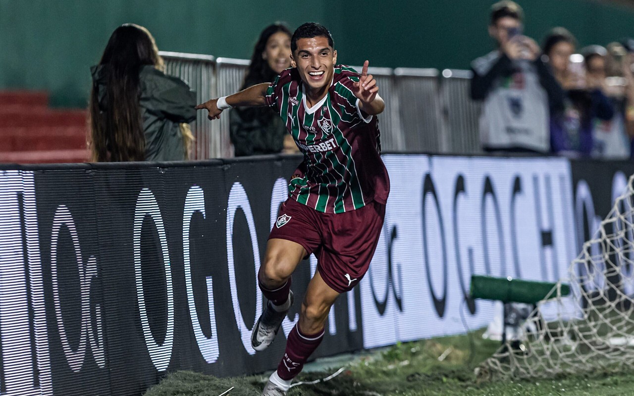 Fluminense acerta renovação com Serna até o fim de 2028