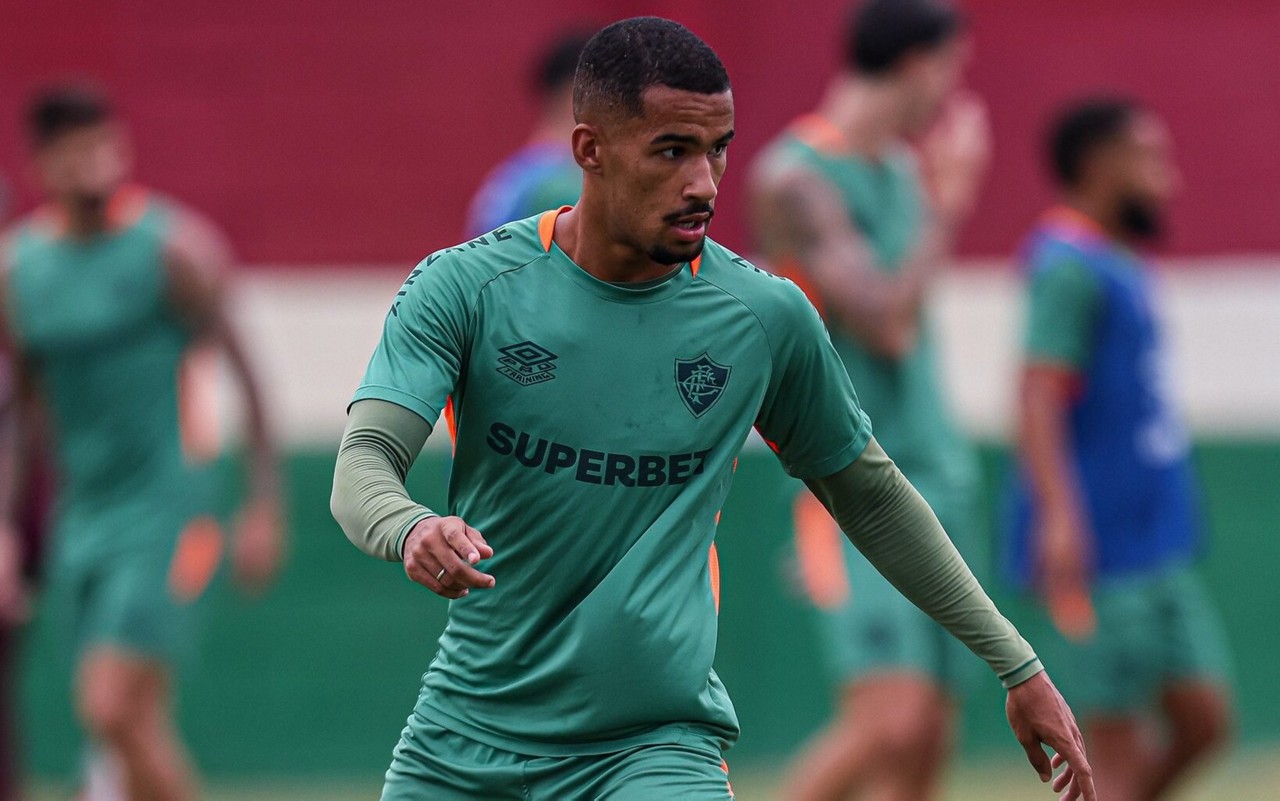 Victor Hugo em treino do Fluminense (Foto: Marcelo Gonçalves/FFC)