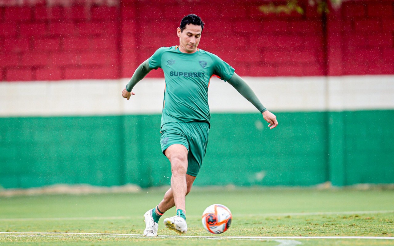 Ganso durante treinamento do Fluminense (Foto: Marina Garcia/FFC)