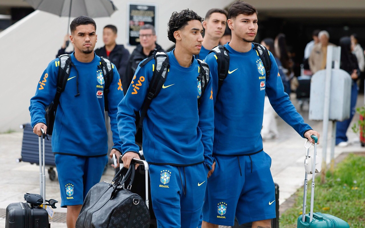 Delegação da Seleção Brasileira sub-20 desembarca no Paraguai (Foto: Rafael Ribeiro/CBF)