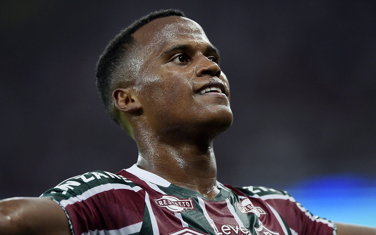 Arias está no Fluminense desde 2021 (Foto: Thiago Ribeiro/AGIF)