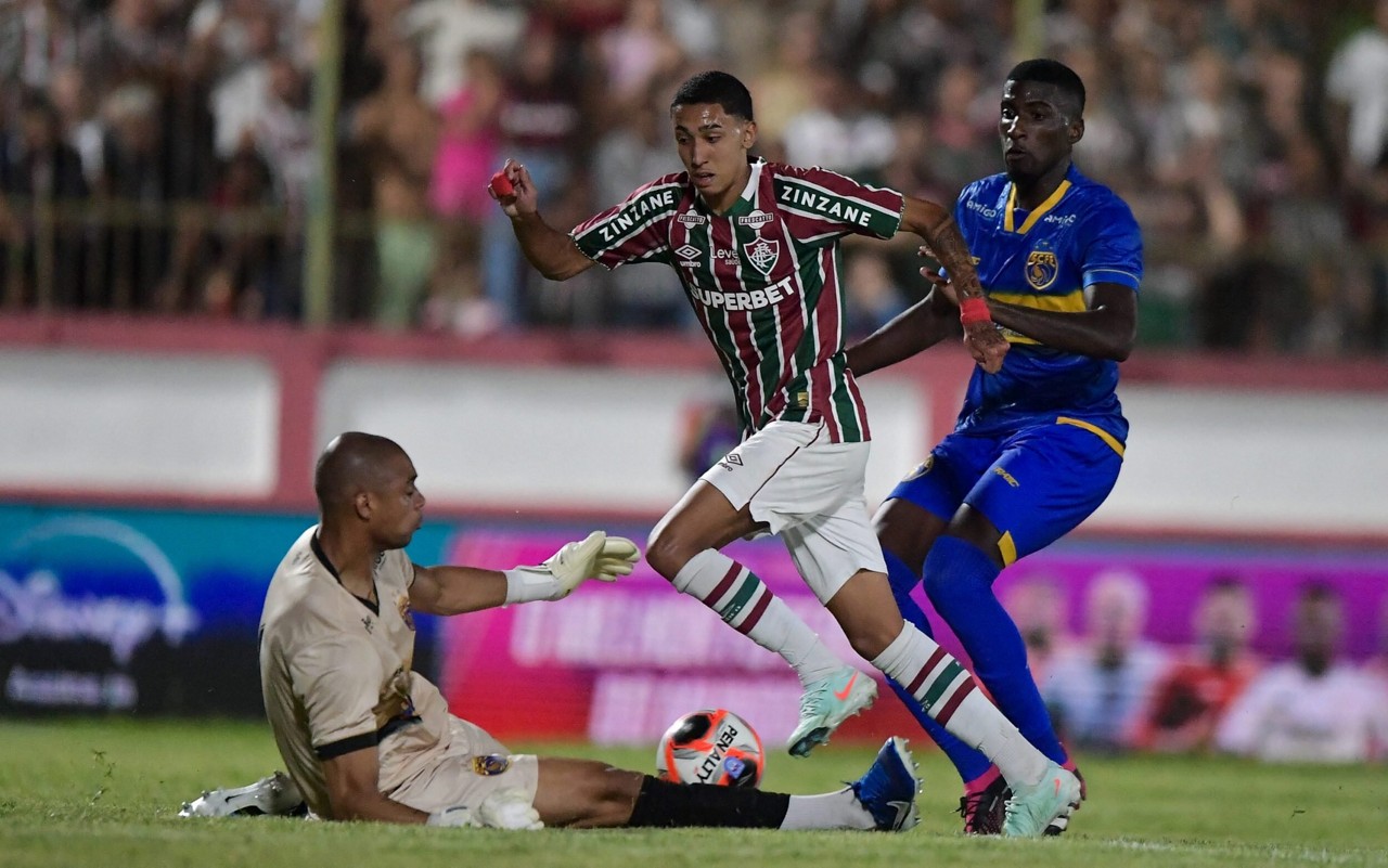 Isaque em Fluminense x Sampaio Corrêa (Foto: Thiago Ribeiro/AGIF)